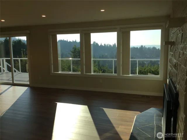 $4,250 | 4618 Seahurst Avenue, Everett, WA 98203