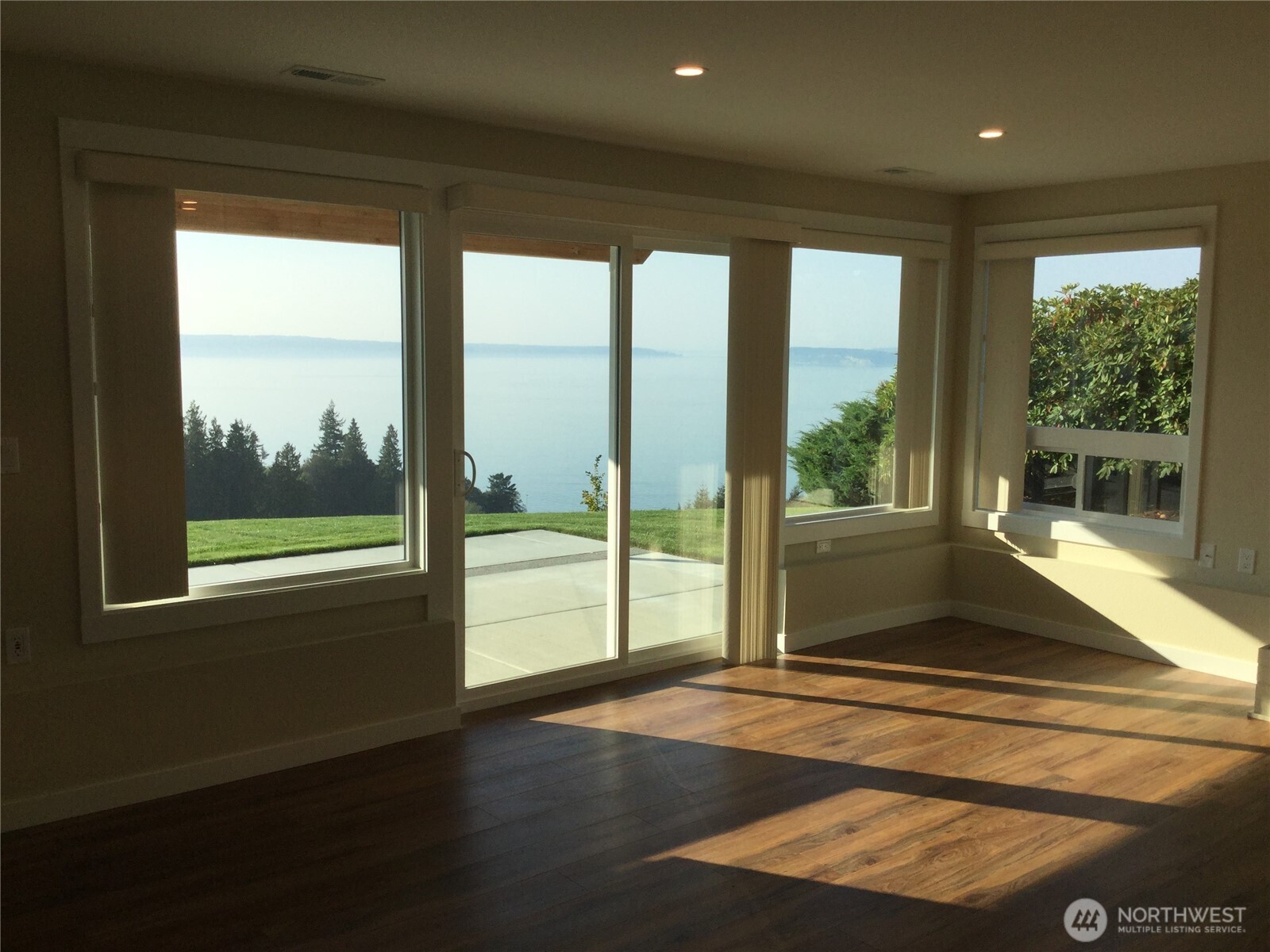 4618 Seahurst Avenue Everett, WA 98203 - Photo 23 of 39