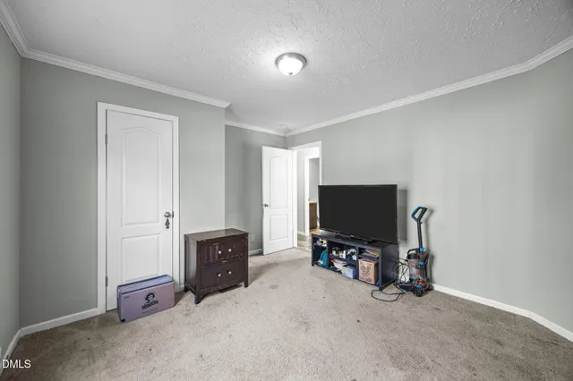 a view of a livingroom with furniture