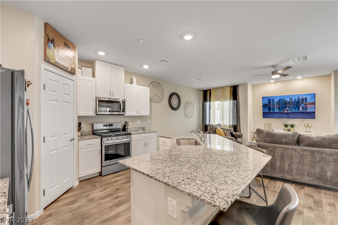 4730 Ridgeley Avenue, Unit 103 North Las Vegas, NV 89084 - Photo 6 of 33
