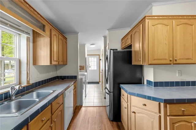 $249,000 | 9 Giovanni Rose Court, Coventry, RI 02816