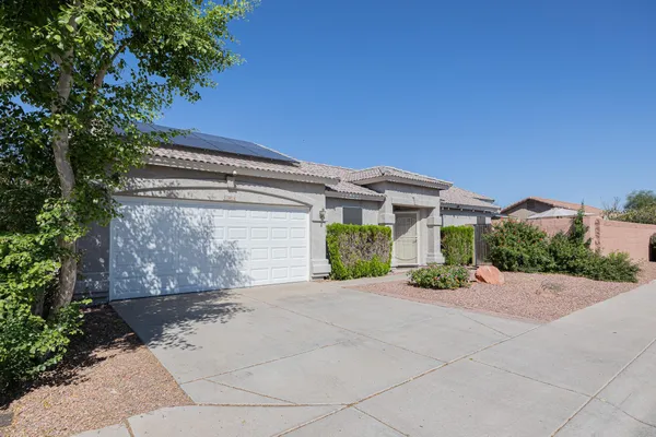 $2,895 | 15614 North 34th Street, Phoenix, AZ 85032