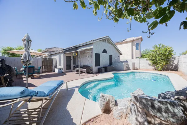 $2,895 | 15614 North 34th Street, Phoenix, AZ 85032