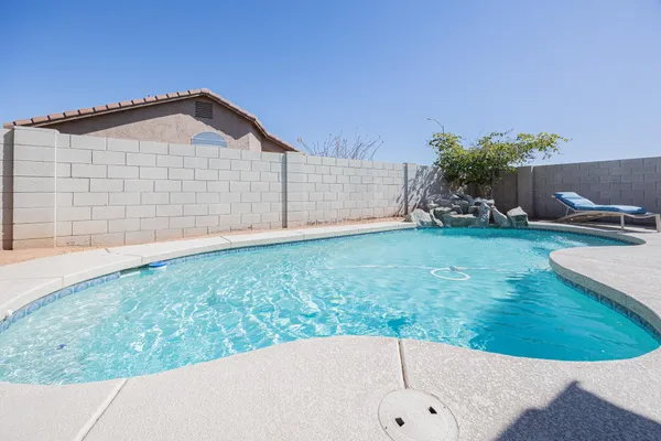 $2,895 | 15614 North 34th Street, Phoenix, AZ 85032