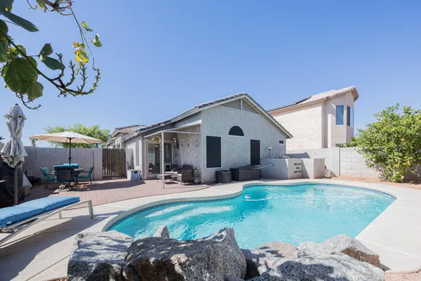 $2,895 | 15614 North 34th Street, Phoenix, AZ 85032