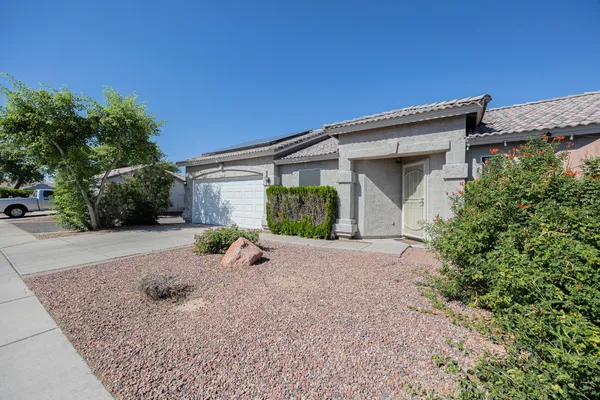 $2,895 | 15614 North 34th Street, Phoenix, AZ 85032