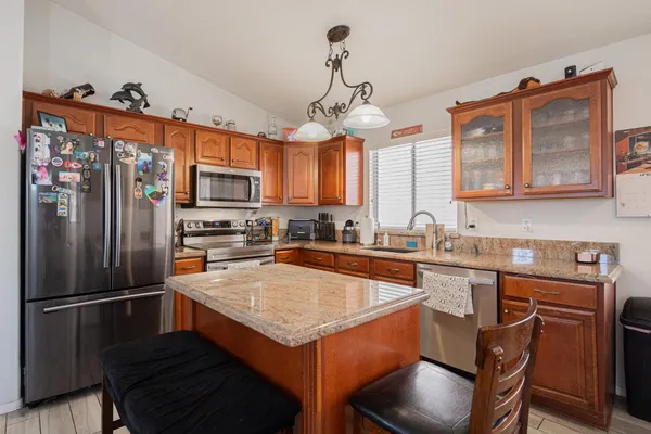 $2,895 | 15614 North 34th Street, Phoenix, AZ 85032