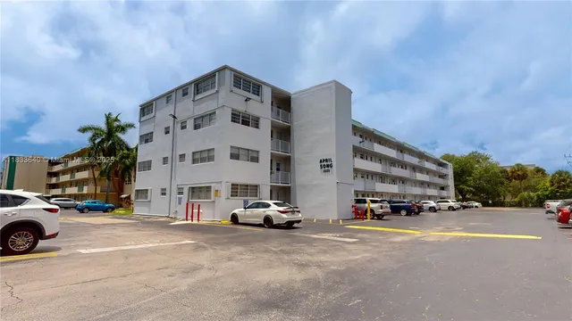$2,375 | 1333 East Hallandale Beach Boulevard, Unit 326, Hallandale Beach, FL 33009