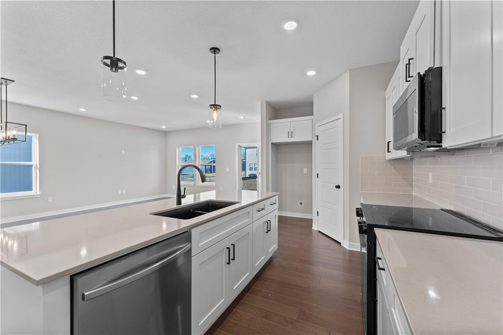 19622 Barstow Street Spring Hill, KS 66083 - Photo 10 of 24