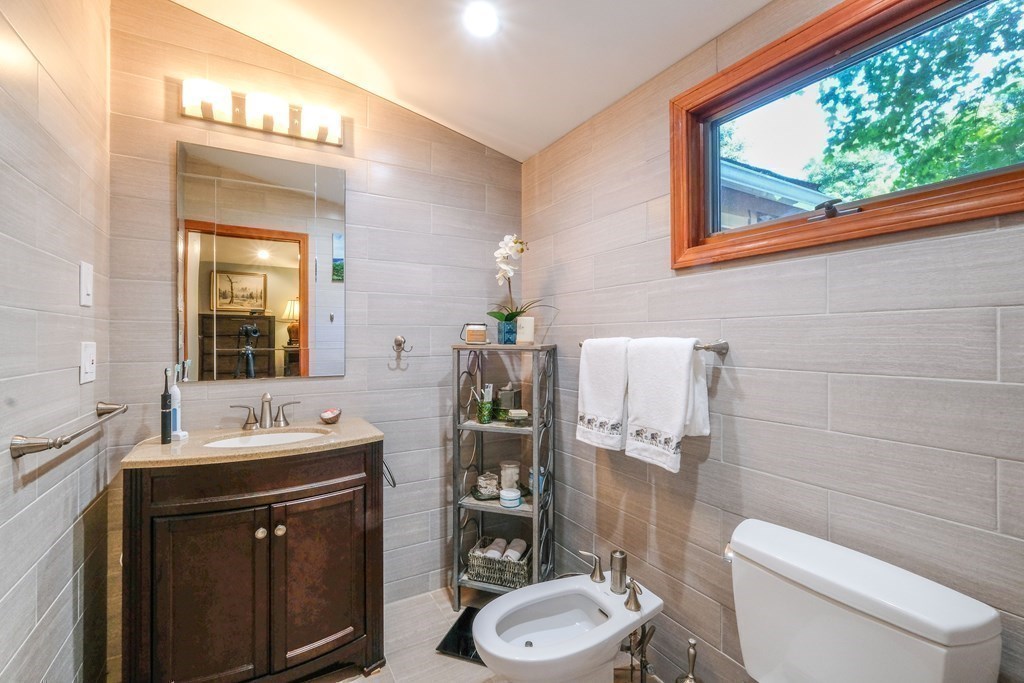 32 Old Tavern Road Wayland, MA 01778 - Photo 6 of 10 Gallery Image 6