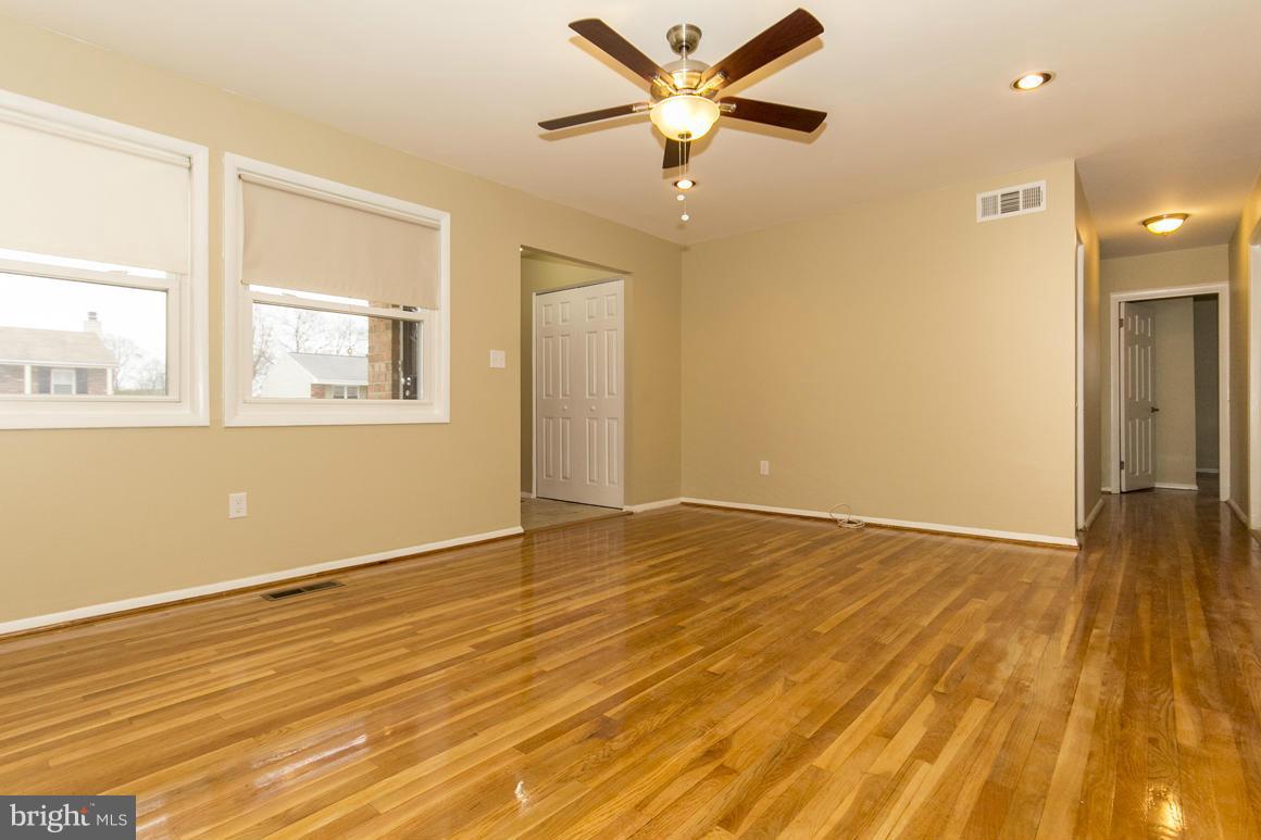 3922 Sybil Road Randallstown, MD 21133 - Photo 3 of 28 Living Room