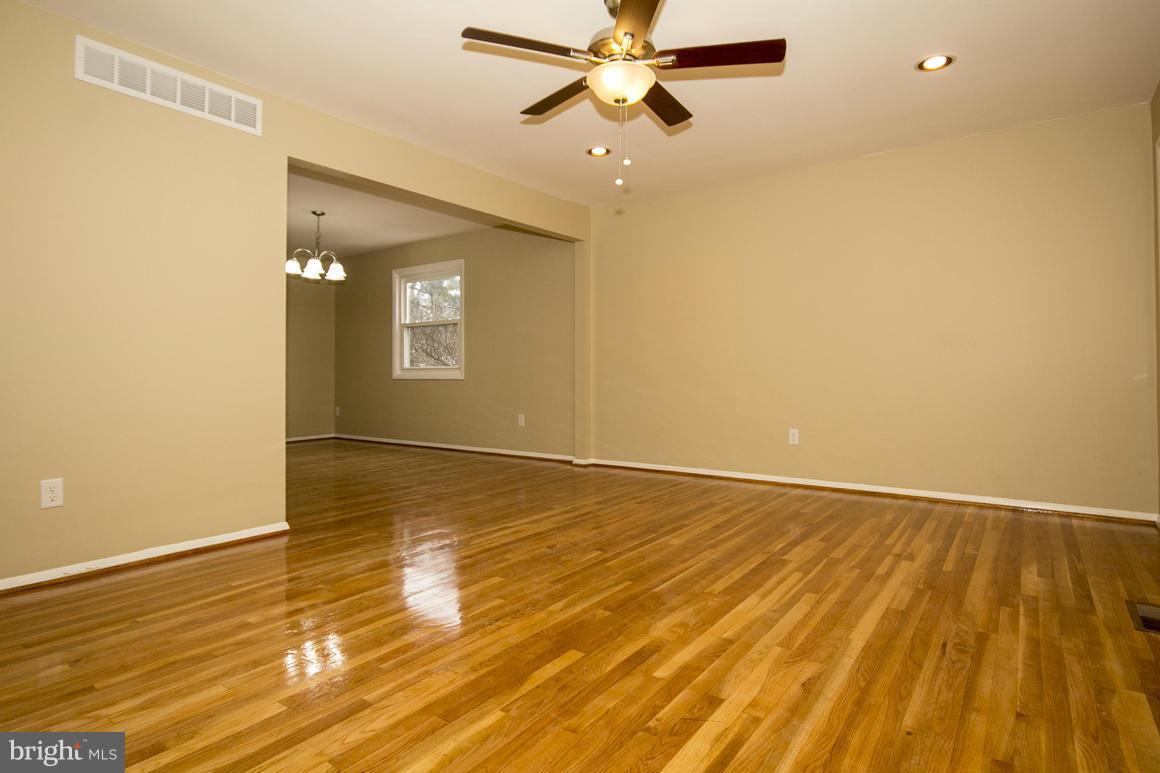 3922 Sybil Road Randallstown, MD 21133 - Photo 5 of 28 Living Room