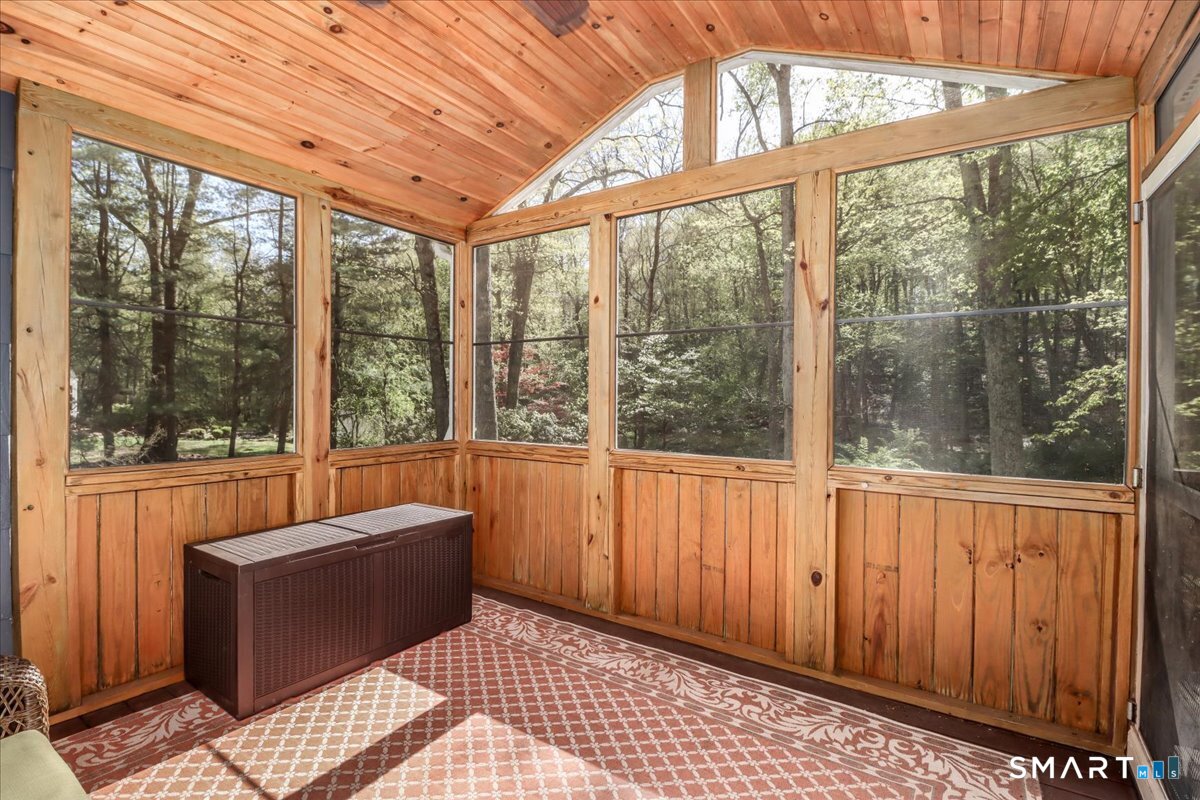 28 Fieldcrest Drive Ridgefield, CT 06877 - Photo 28 of 36 a room with window