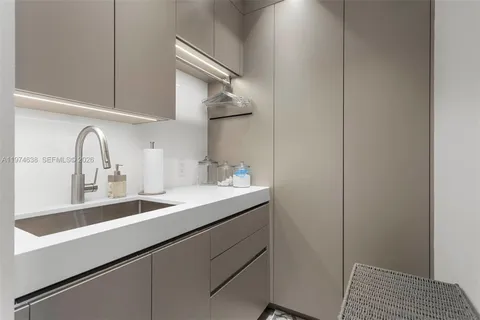 $7,250,000 | 2821 South Bayshore Drive, Unit 8A, Coconut Grove, FL 33133