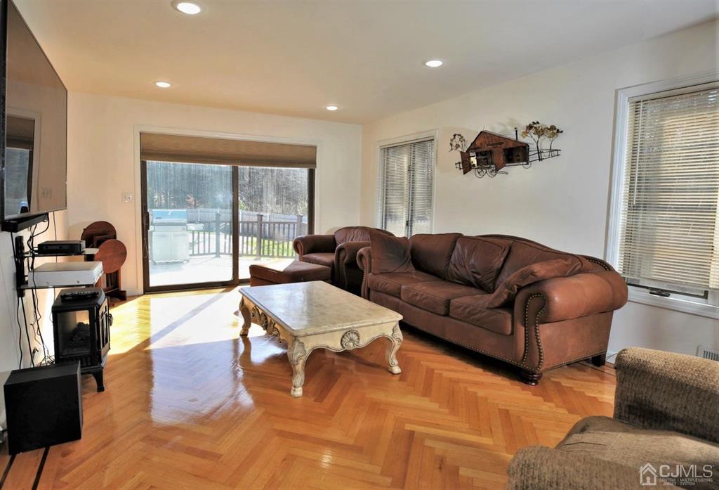 55 Friendship Road Cranbury, NJ 08512 - Photo 9 of 71 Gallery Image 9