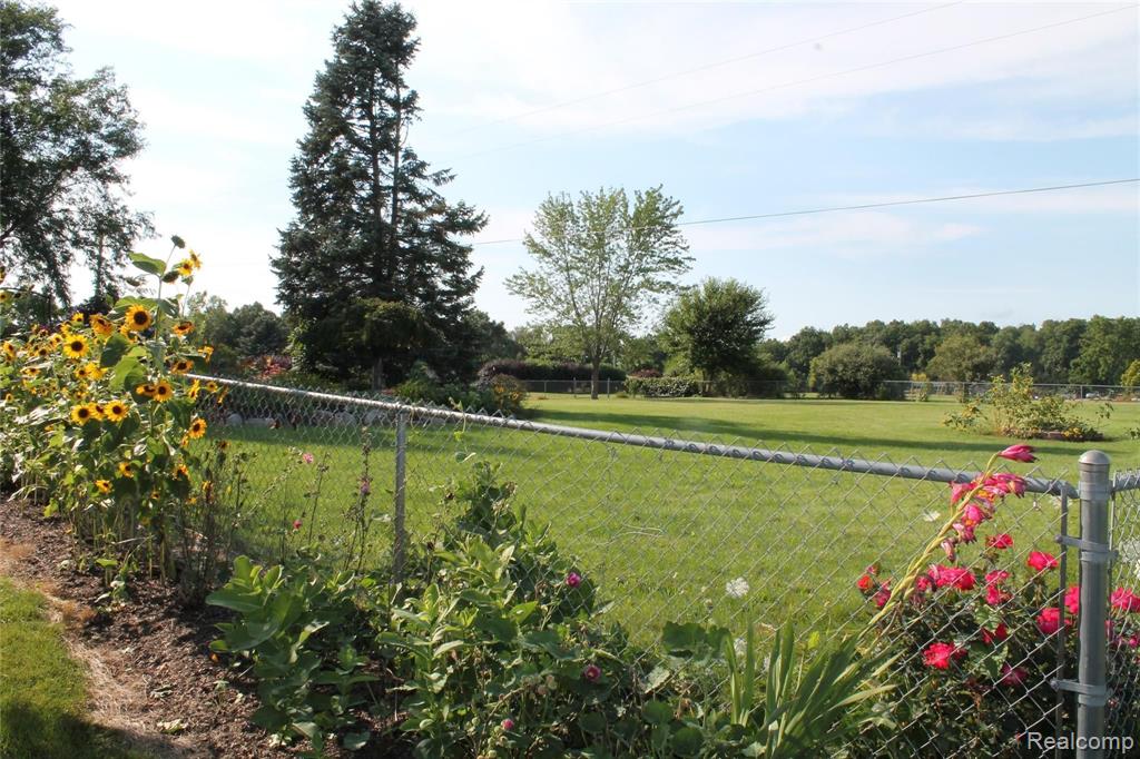 3572 Bowen Road Howell, MI 48855 - Photo 33 of 52