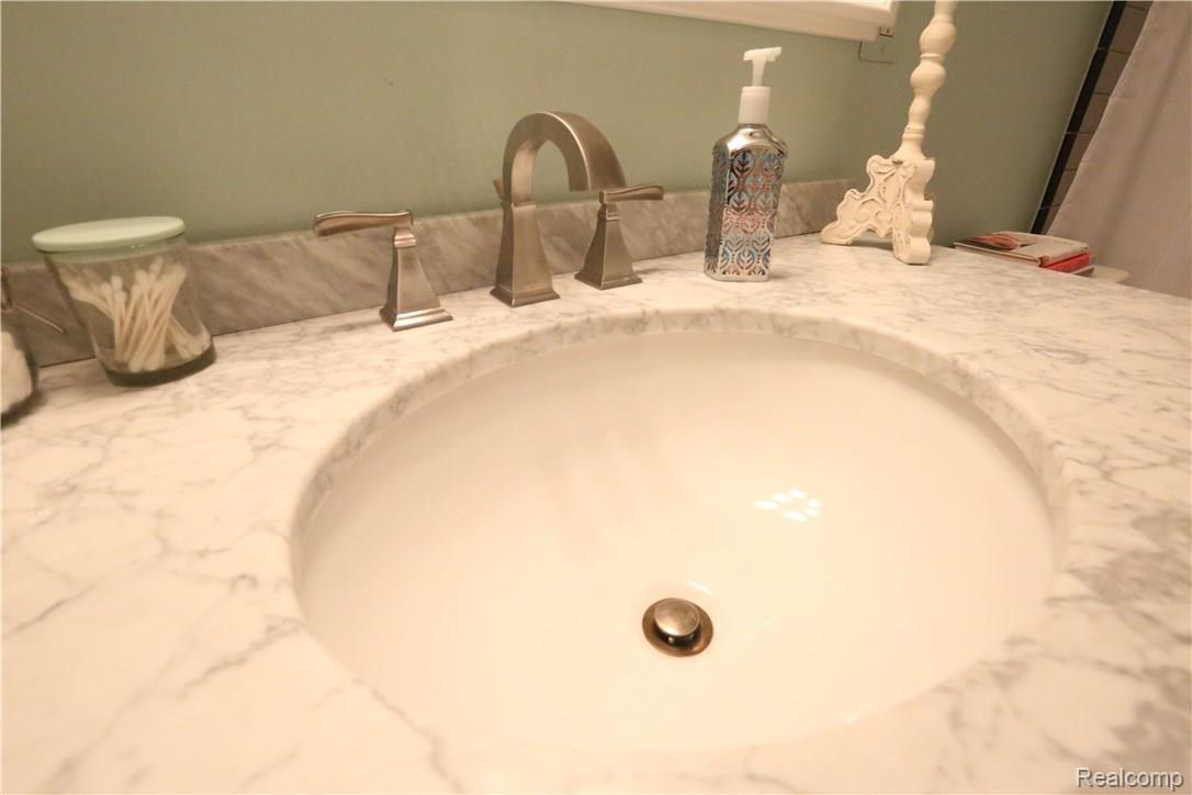 1058 Willow Grove Court Rochester, MI 48307 - Photo 33 of 40 33.JPG