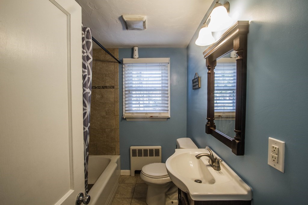 33 Stoneleigh Road Holden, MA 01520 - Photo 11 of 29 Gallery Image 11