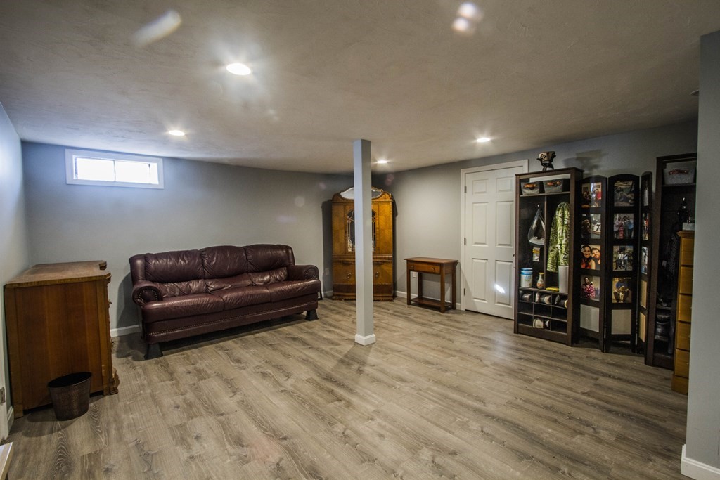 33 Stoneleigh Road Holden, MA 01520 - Photo 28 of 29 Gallery Image 28