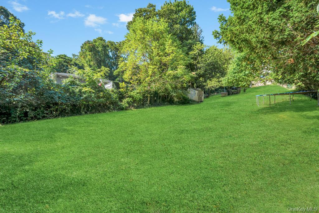 122 Dawn Road Rocky Point, NY 11778 - Photo 7 of 30