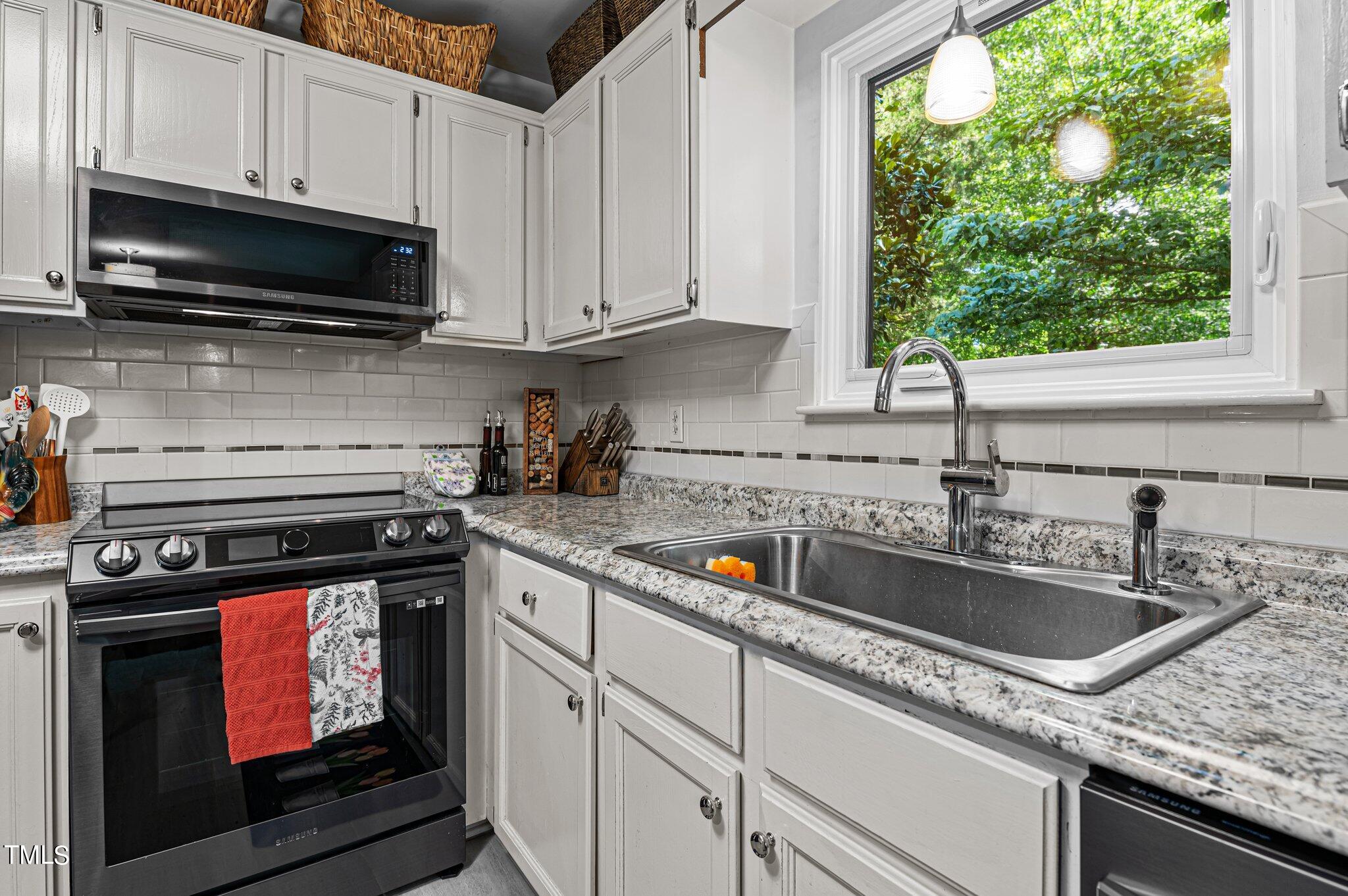 5404 Old Towne Road Raleigh, NC 27612 - Photo 12 of 41 34-web-or-mls-DSC_4706