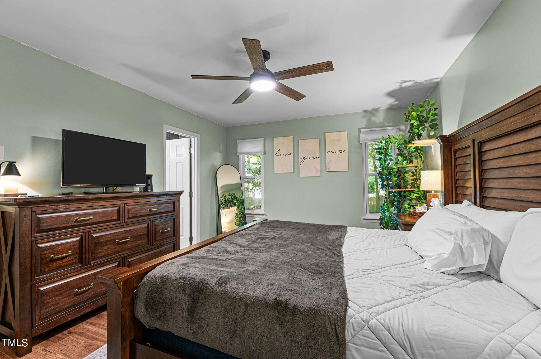 5404 Old Towne Road Raleigh, NC 27612 - Photo 19 of 41 44-web-or-mls-DSC_4736