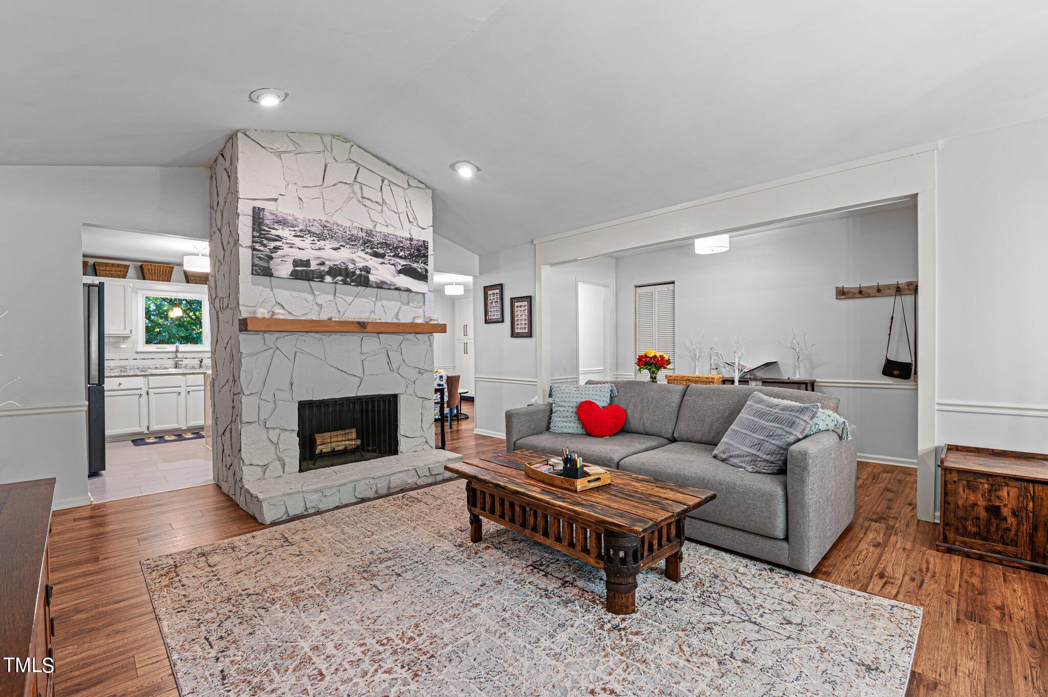 5404 Old Towne Road Raleigh, NC 27612 - Photo 8 of 41 31-web-or-mls-DSC_4697