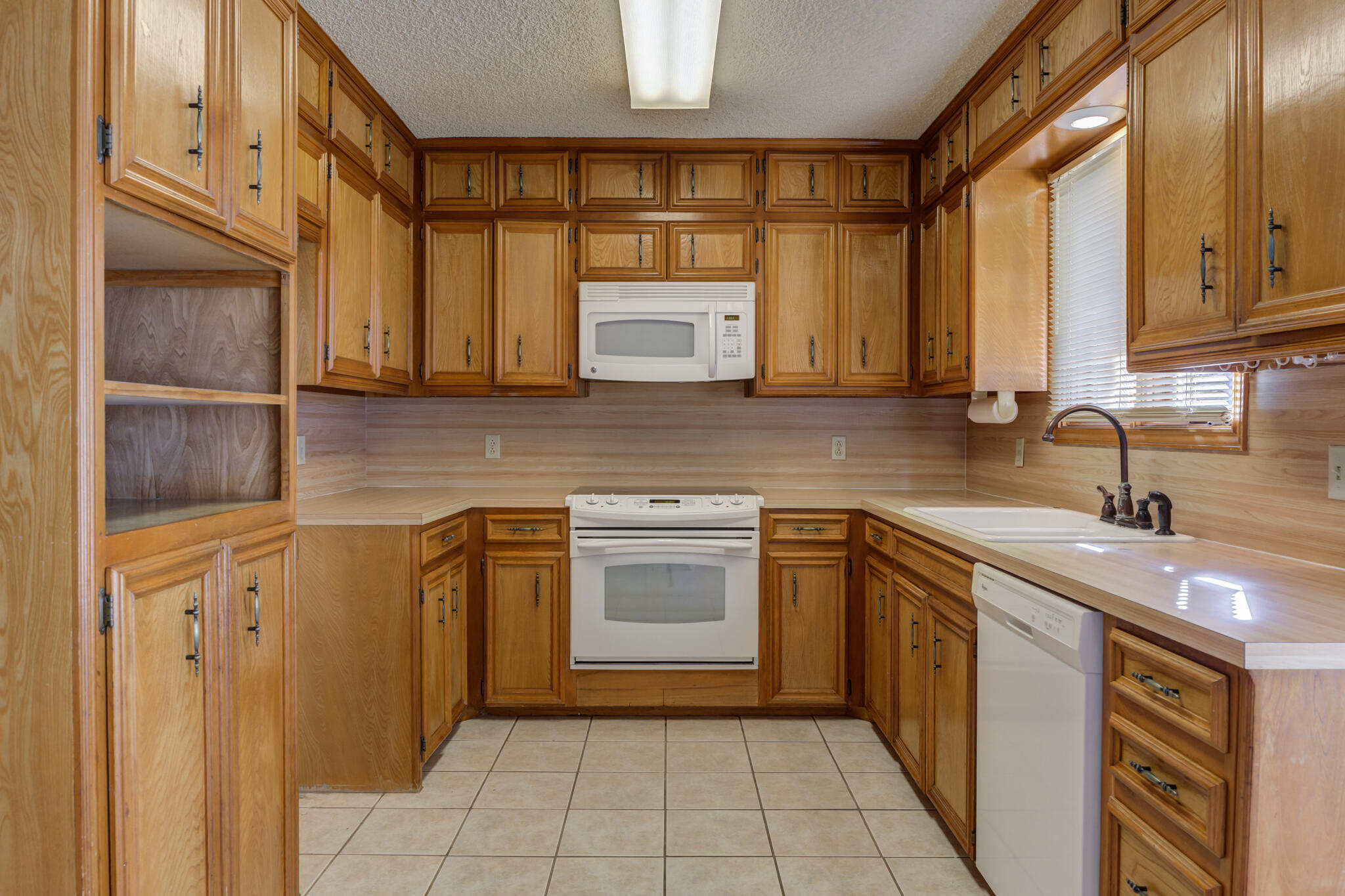 5614 87th Place Lubbock, TX 79424 - Photo 9 of 30 DSC05075_6_7_8_9