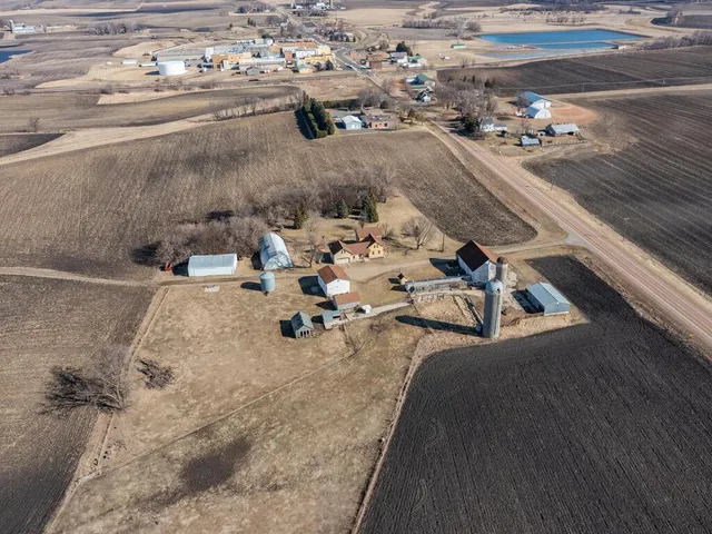 $2,195,000 | 51 County Road 51, Norwood Young America, MN 55368