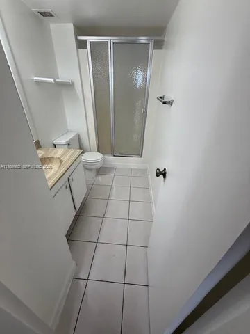 $1,990 | 13499 Biscayne Boulevard, Unit 409, North Miami, FL 33181