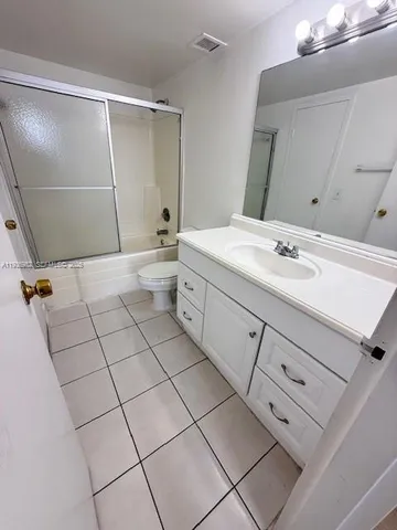 $1,990 | 13499 Biscayne Boulevard, Unit 409, North Miami, FL 33181