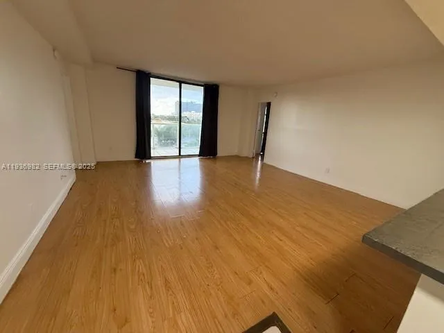 $1,990 | 13499 Biscayne Boulevard, Unit 409, North Miami, FL 33181