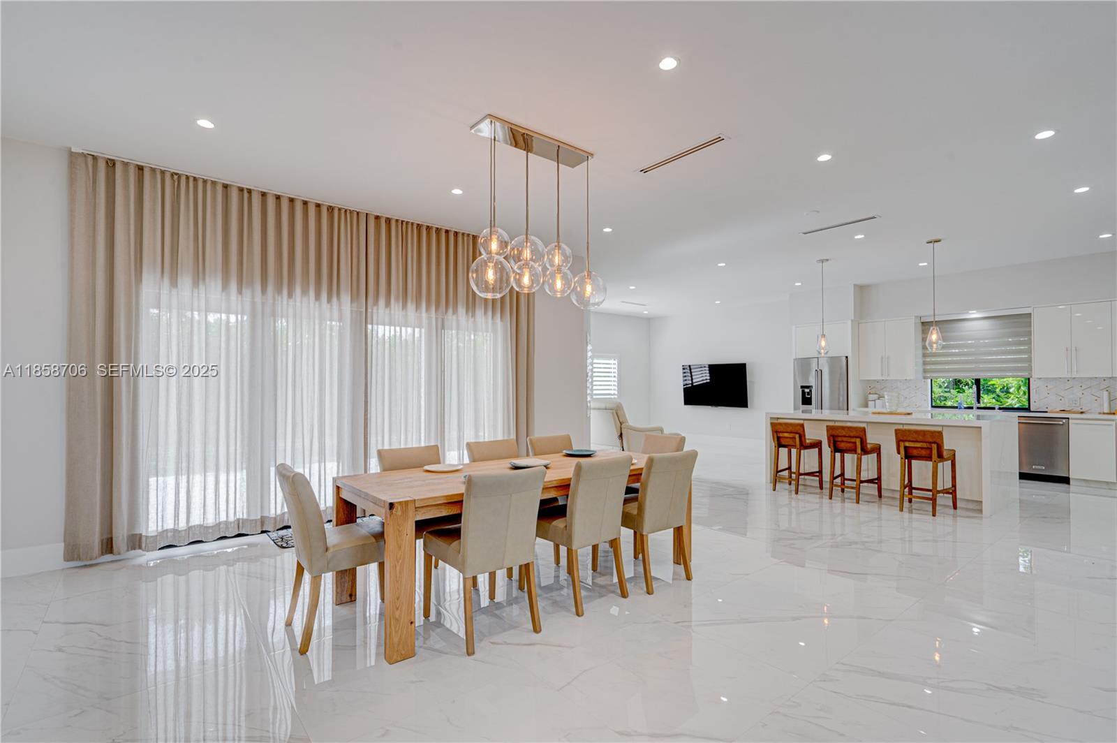 2521 Southwest 105th Avenue Miami, FL 33165 - Photo 16 of 68
