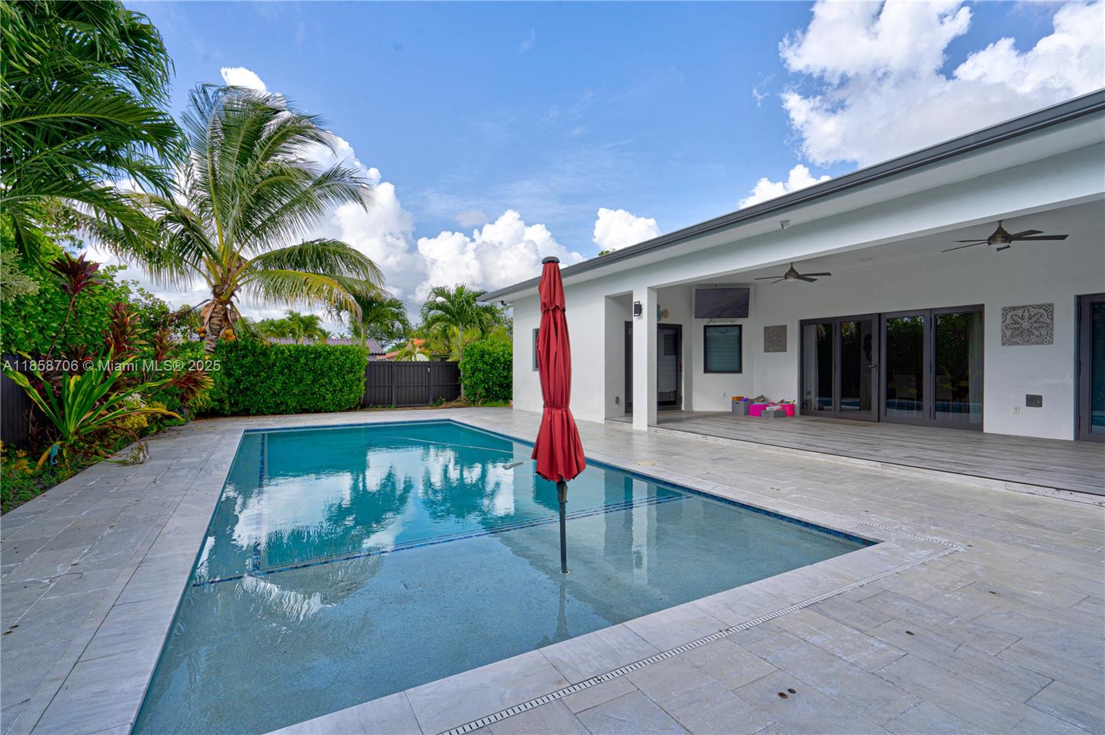 2521 Southwest 105th Avenue Miami, FL 33165 - Photo 18 of 68