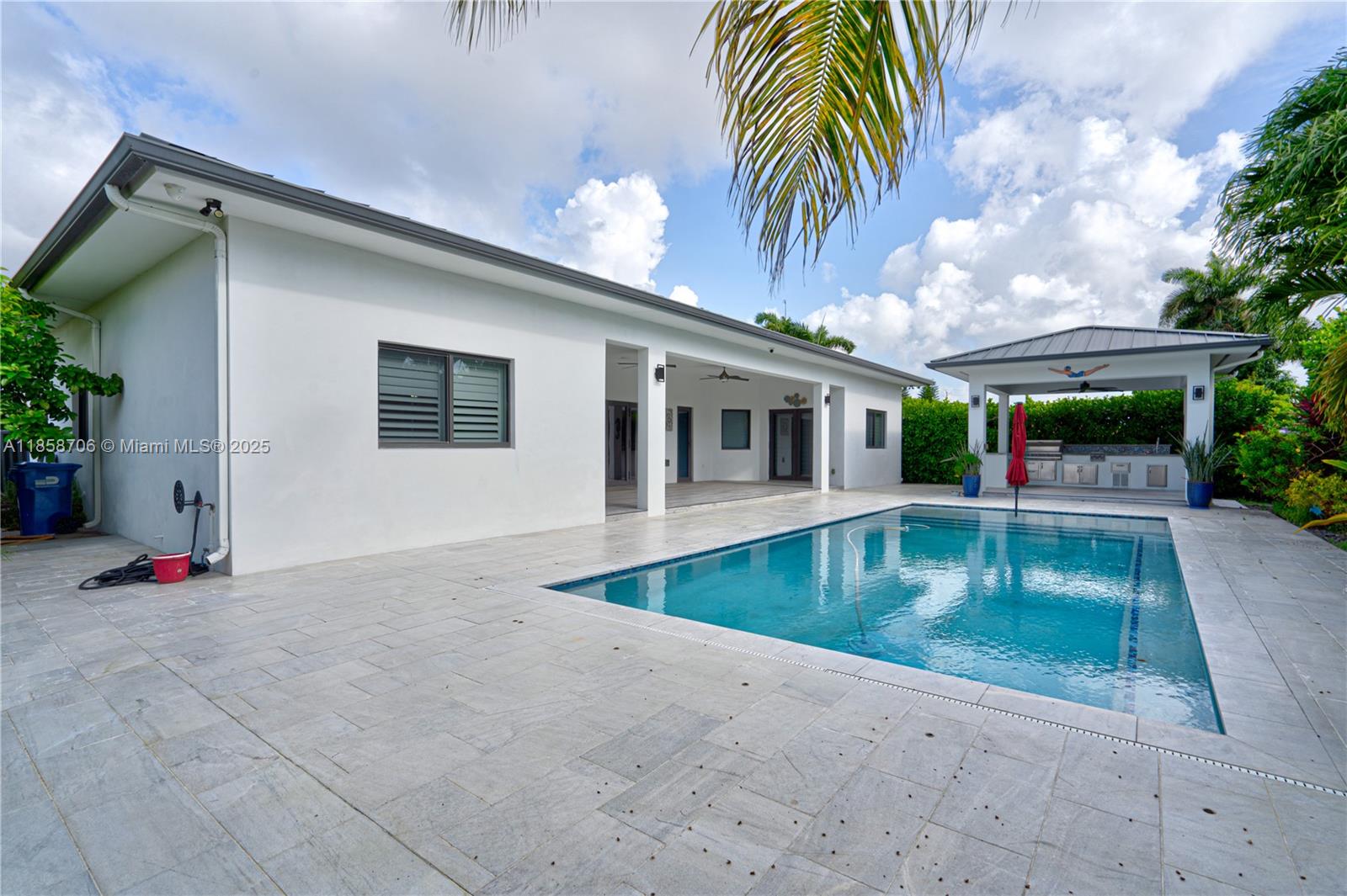 2521 Southwest 105th Avenue Miami, FL 33165 - Photo 20 of 68 a front view of house with yard