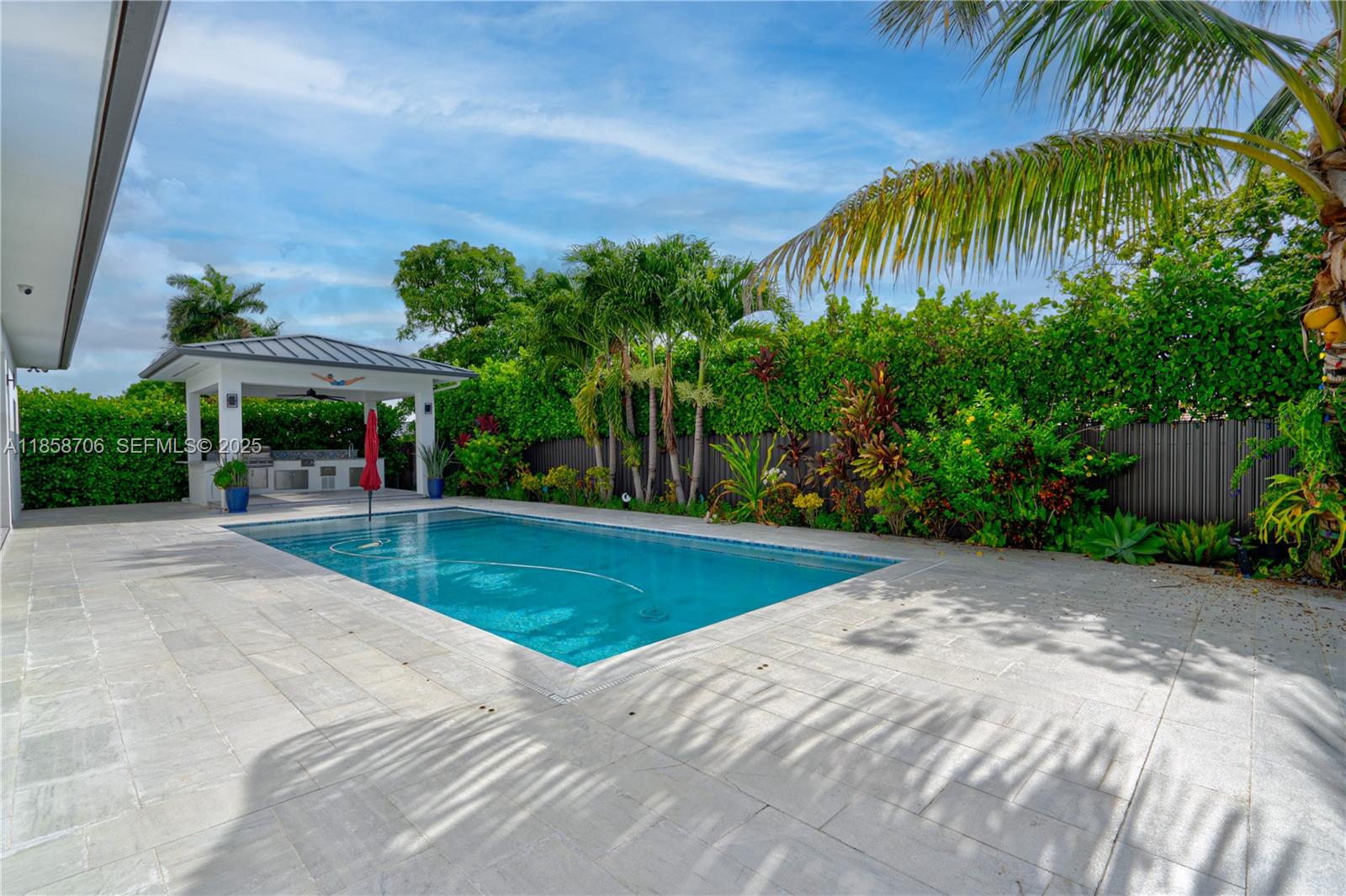 2521 Southwest 105th Avenue Miami, FL 33165 - Photo 21 of 68