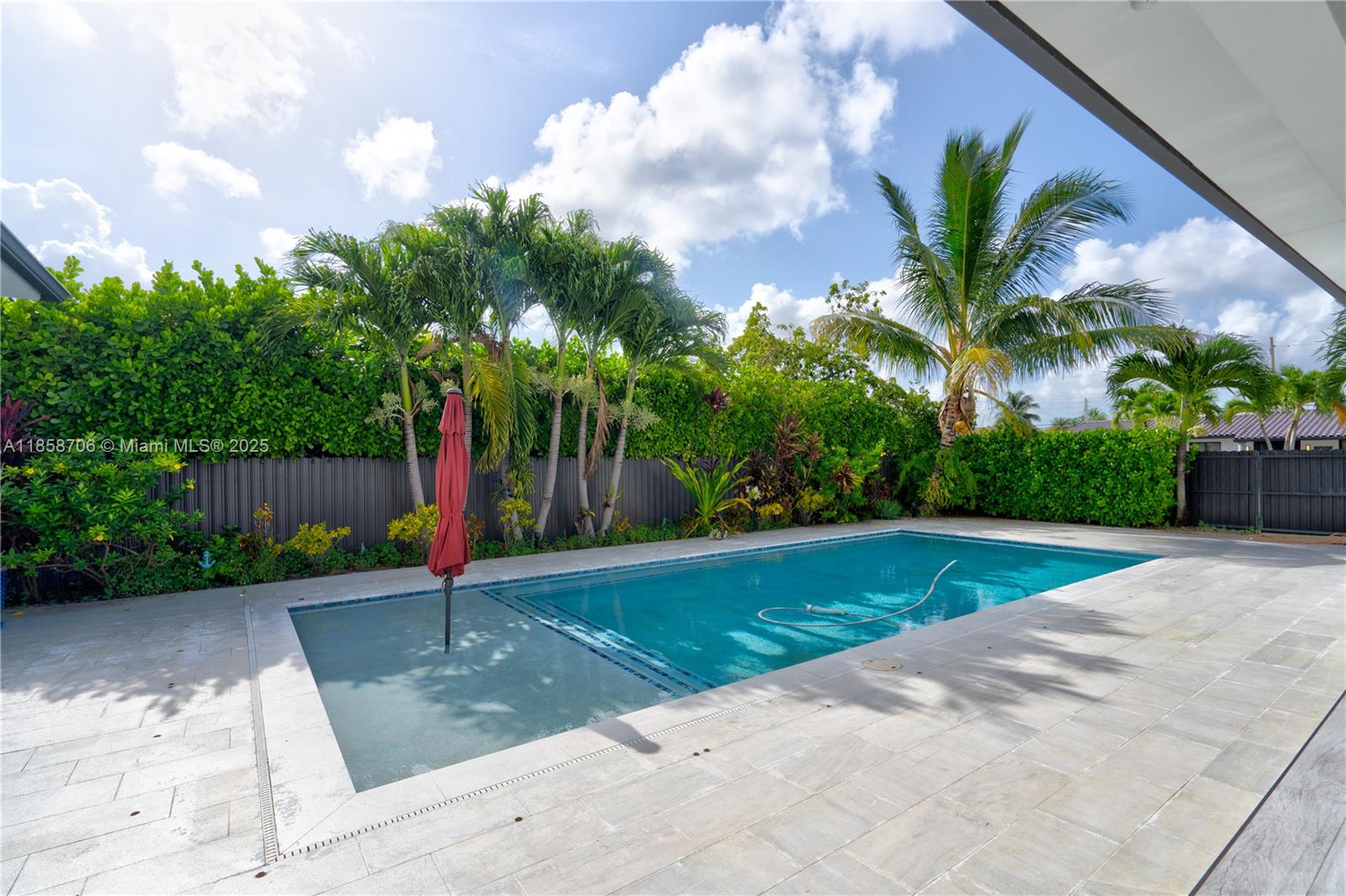 2521 Southwest 105th Avenue Miami, FL 33165 - Photo 23 of 68 a view of a backyard