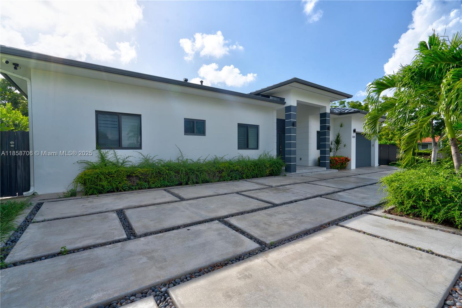 2521 Southwest 105th Avenue Miami, FL 33165 - Photo 26 of 68