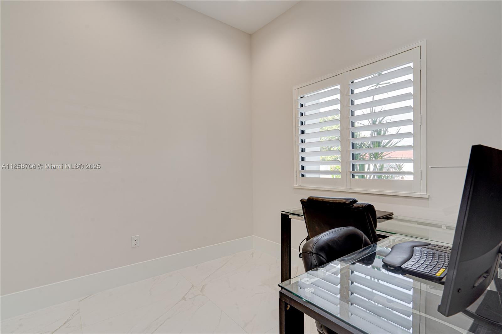2521 Southwest 105th Avenue Miami, FL 33165 - Photo 48 of 68