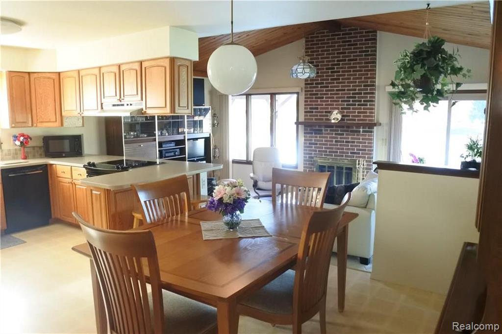 40705 Village Wood Road Novi, MI 48375 - Photo 5 of 25