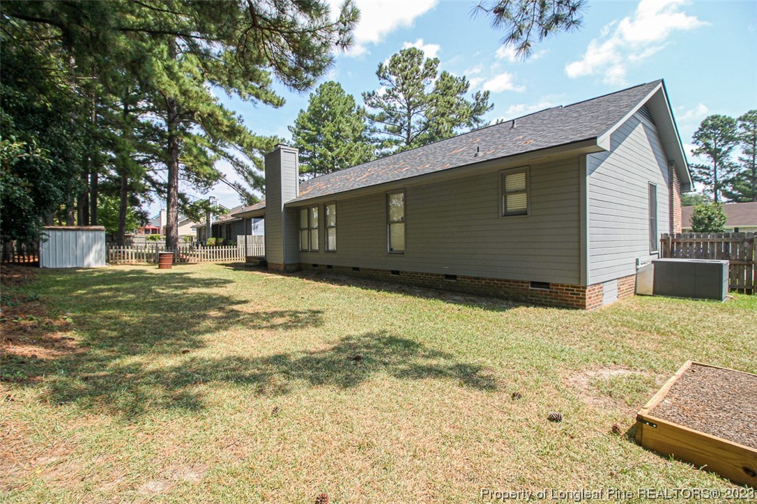 544 Blackbird Road Fayetteville, NC 28314 - Photo 29 of 36 a backyard of a house