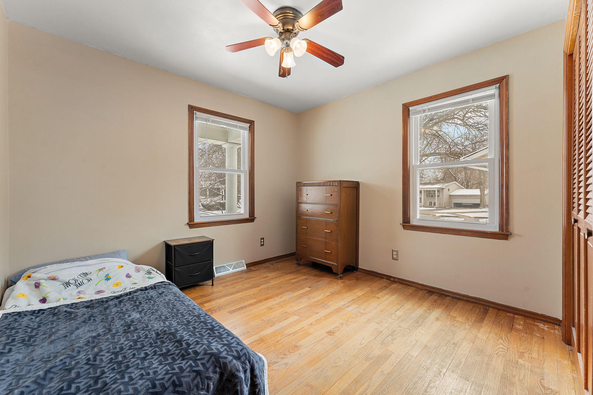 1250 North Rensselaer Street Griffith, IN 46319 - Photo 12 of 28 2048x1365