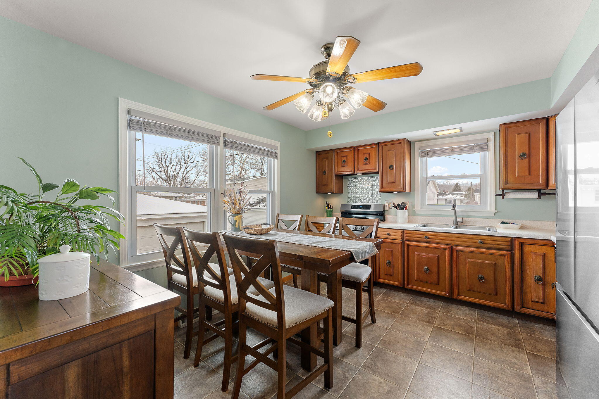 1250 North Rensselaer Street Griffith, IN 46319 - Photo 5 of 28 2048x1365