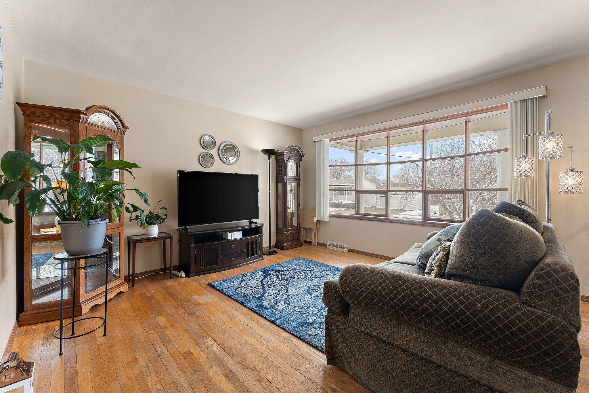 1250 North Rensselaer Street Griffith, IN 46319 - Photo 8 of 28 2048x1365