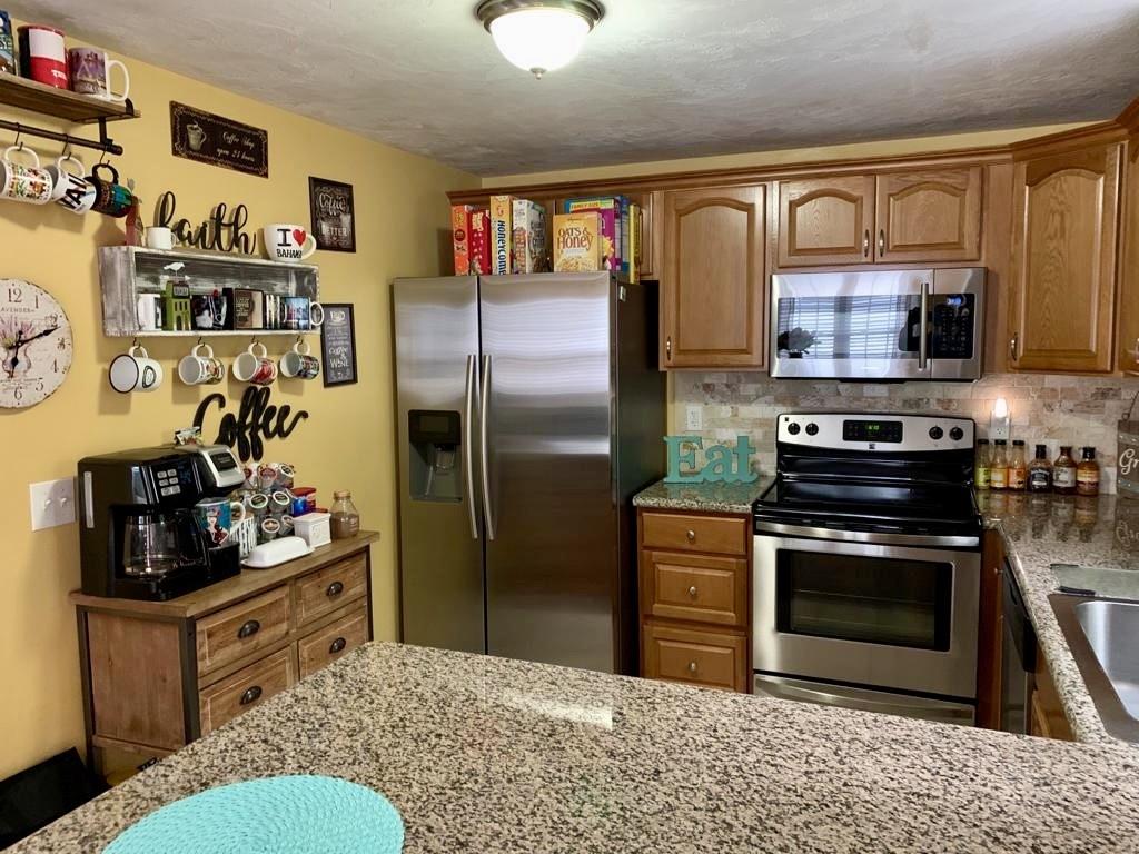 7 Honeysuckle Road Worcester, MA 01607 - Photo 5 of 28