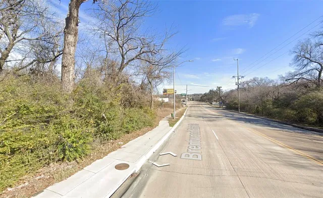 $265,000 | 4909 Brentwood Stair Road, Fort Worth, TX 76112