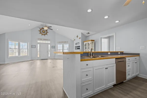 $549,000 | 310 Joan Court, Beaufort, NC 28516
