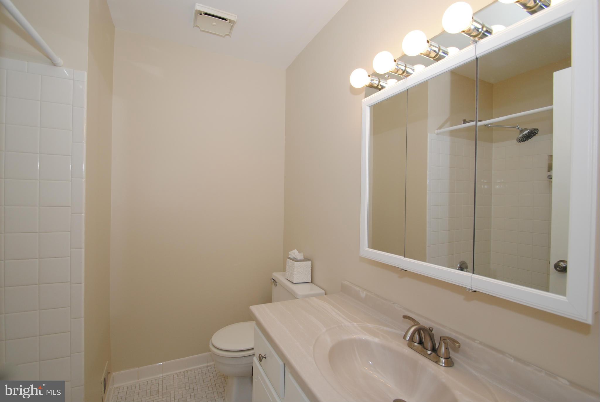 211 Georgetown Road Annapolis, MD 21403 - Photo 21 of 30 Bath