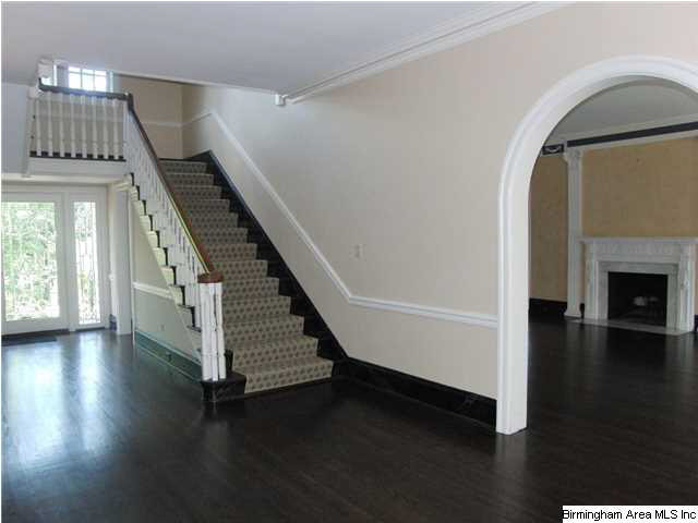 2716 Southwood Road Birmingham, AL 35223 - Photo 3 of 30