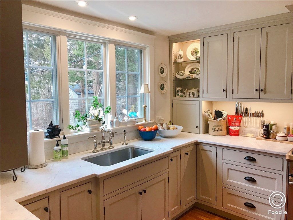 41 Wheaton Street Warren, RI 02885 - Photo 5 of 24